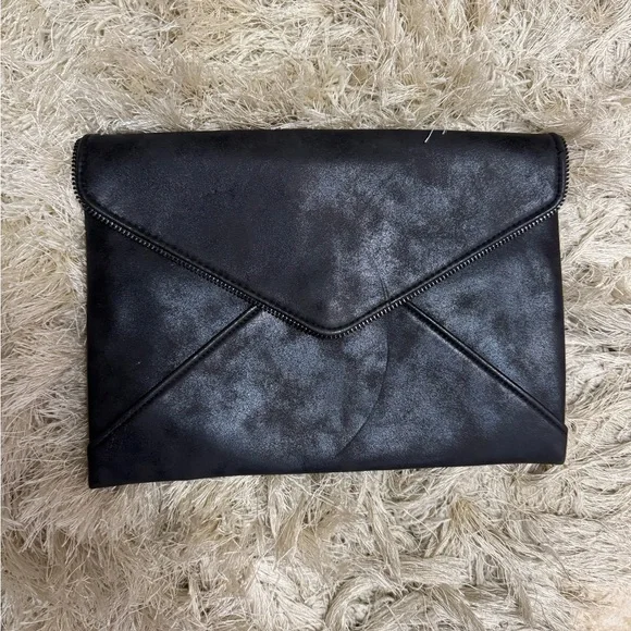 La Diva Italian design envelope Clutch/crossbody with Matte Finish - Picture 2 of 5